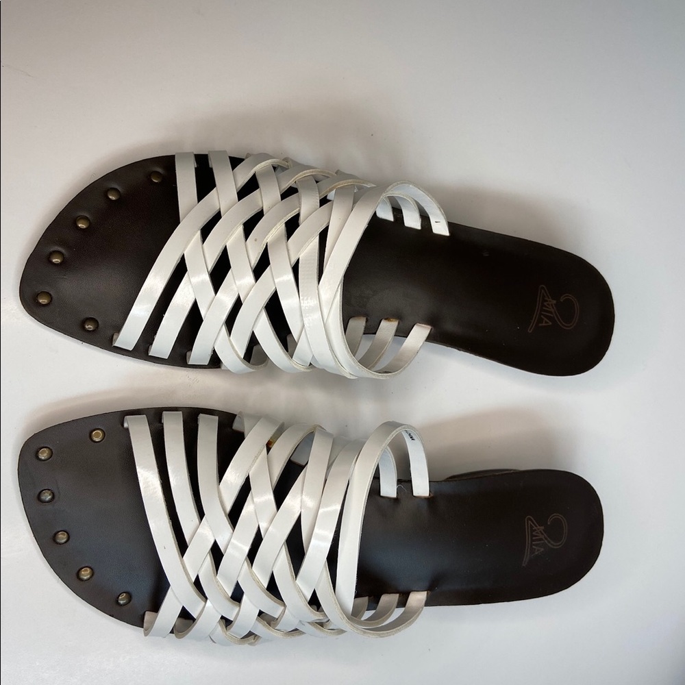 Mia 2 “Lia” white sandal